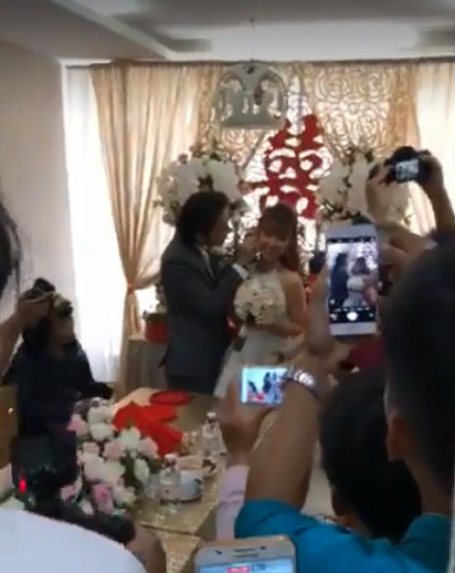 he lo hinh anh dam cuoi bi mat cua khoi my va kelvin khanh vao hom nay