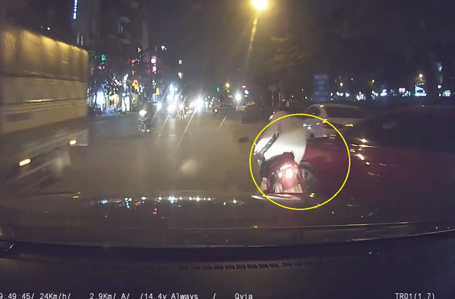 dan mang lai cai nhau xem ai la nguoi sai trong vu tai nan 2 o to kep 1 ninja