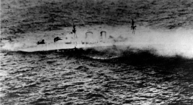 nhung vu cuop mo khet tieng the gioi khi thi the hang nghin thuy thu chua duoc yen nghi duoi sau day bien