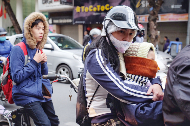 chum anh nguoi ha noi co ro xuong pho trong cai lanh ky luc tu dau mua