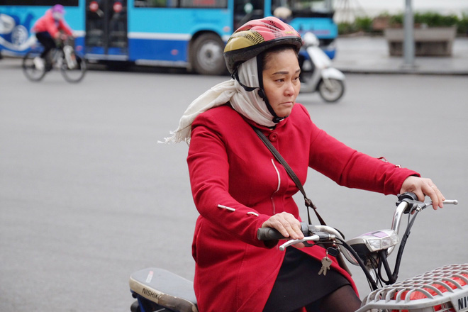 chum anh nguoi ha noi co ro xuong pho trong cai lanh ky luc tu dau mua