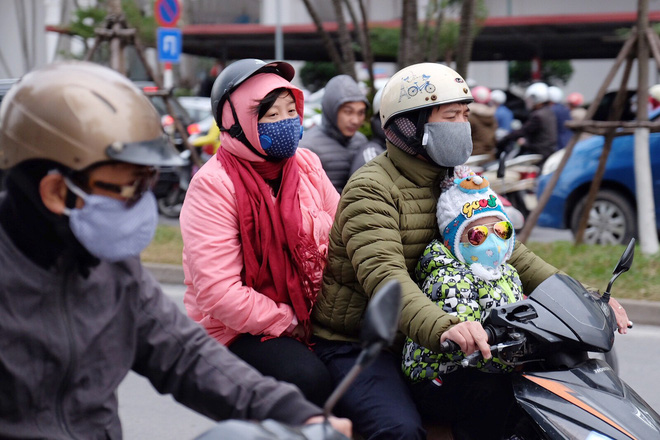 chum anh nguoi ha noi co ro xuong pho trong cai lanh ky luc tu dau mua