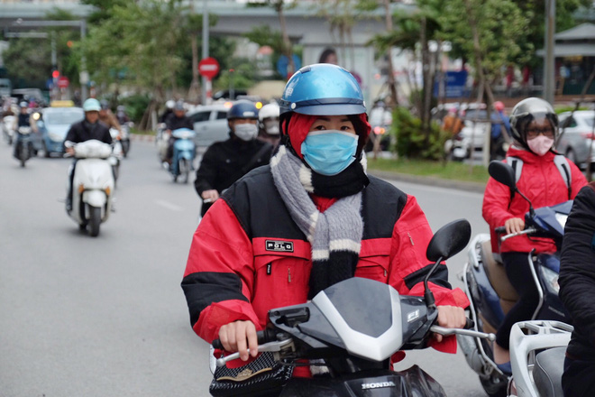chum anh nguoi ha noi co ro xuong pho trong cai lanh ky luc tu dau mua