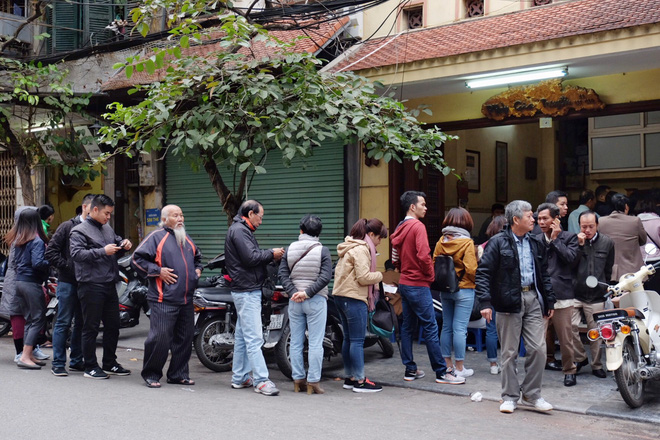 chum anh nguoi ha noi co ro xuong pho trong cai lanh ky luc tu dau mua