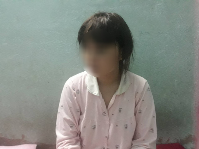 co gai buc xuc vi giup do nguoi la roi bi danh lech song mui rach mieng