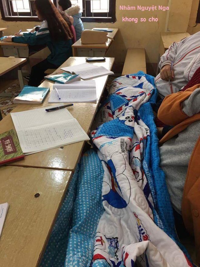 mien bac tro lanh hoc sinh thi nhau vac chan di hoc cho bang ban bang be