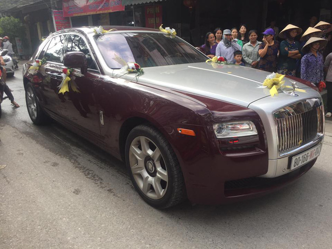 sieu dam cuoi tai bac ninh keo dai 15 ngay 2 xe rolls royce ruoc dau phao hoa ban rop troi