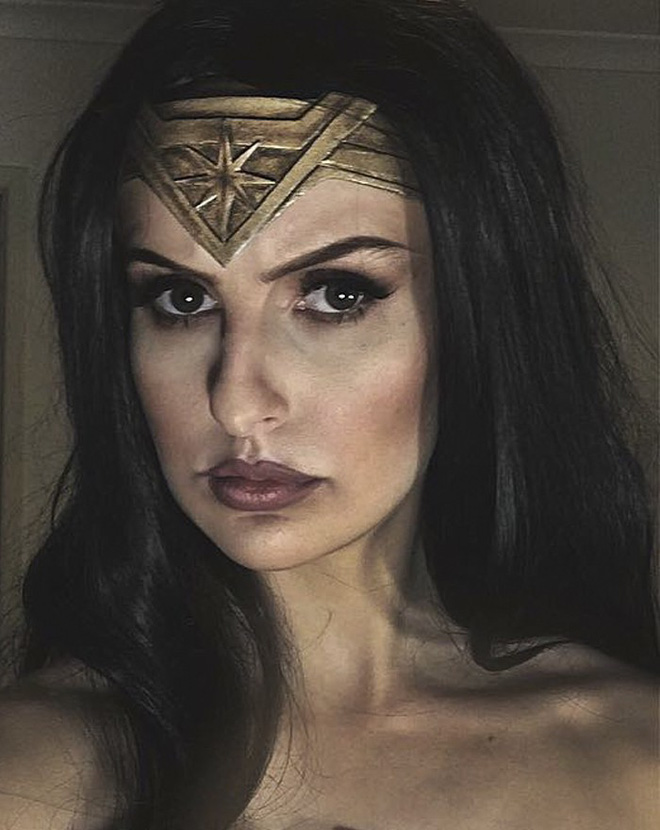 chi dung tham xop va bang dinh co gai nay van cosplay wonder woman thanh cong my man