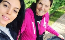 georgina dua con gai moi sinh di dao cung me ronaldo