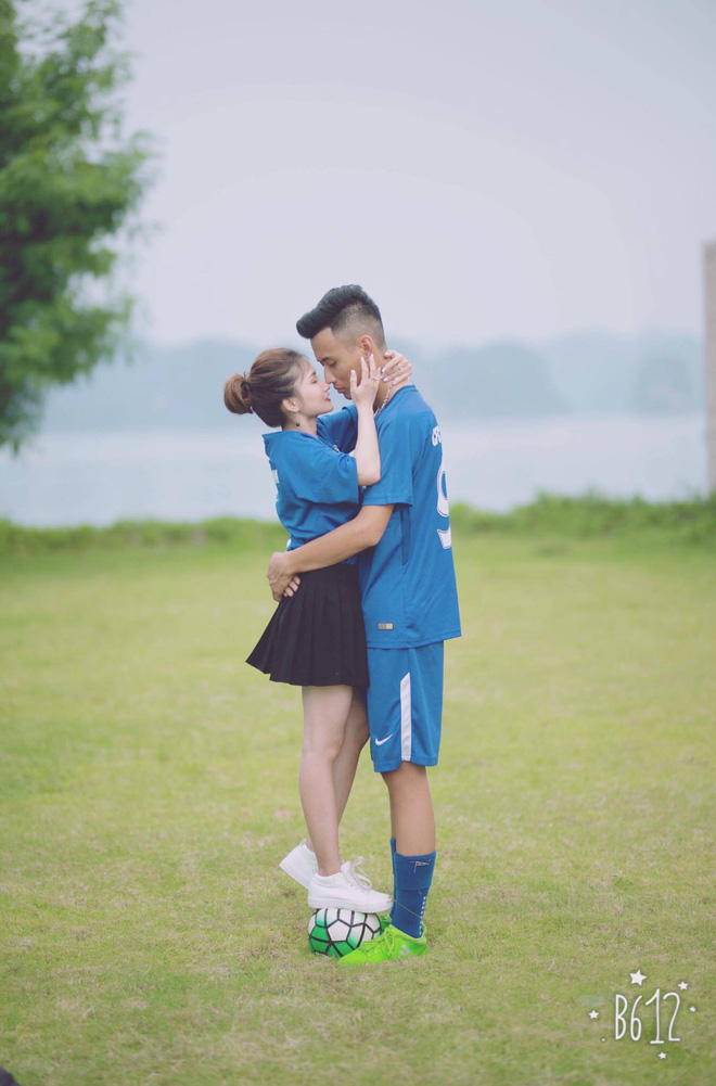 thiep cuoi cua cap doi lech 36 cm cuong chelsea gay to mo vi nhu ve xem bong da