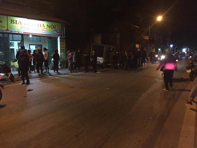 ha noi di hoc them ve khuya mot nhom hoc sinh bi xe tai dam trung khien 4 em phai nhap vien cap cuu