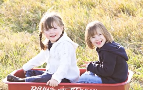 nhan nuoi dua tre tu co nhi vien cap vo chong phat hien nha bi pha hoai vi ly do dau long