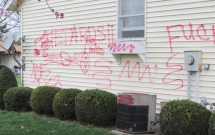 nhan nuoi dua tre tu co nhi vien cap vo chong phat hien nha bi pha hoai vi ly do dau long