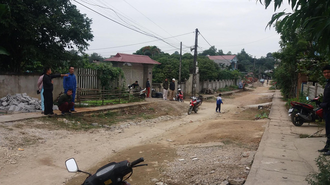 canh sat hinh su truy bat doi nam nu lao vao nha khong che ba noi roi be chau be 20 ngay tuoi bo chay