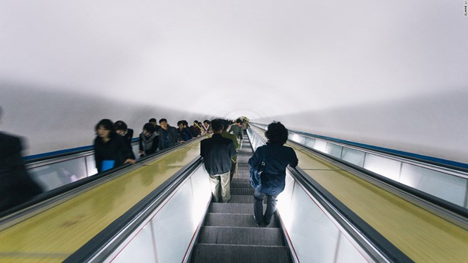 nguoi hong kong ke trai nghiem thu vi khi di tau dien ngam o trieu tien