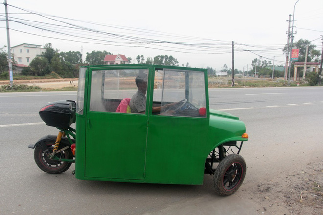 nghe an nguoi dan ong tu che xe o to dien gia 15 trieu dong de cho con gai di hoc moi ngay