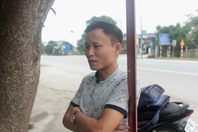 nghe an nguoi dan ong tu che xe o to dien gia 15 trieu dong de cho con gai di hoc moi ngay