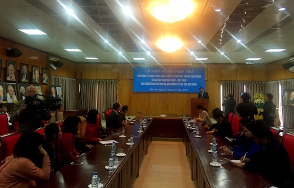 hoi huu nghi viet han va doanh nghiep han quoc ung ho nguoi dan vung bi thien tai 500 trieu dong