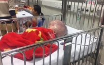 sau thoi gian chong choi voi benh tat be trai bi nao ung thuy o thanh hoa da qua doi