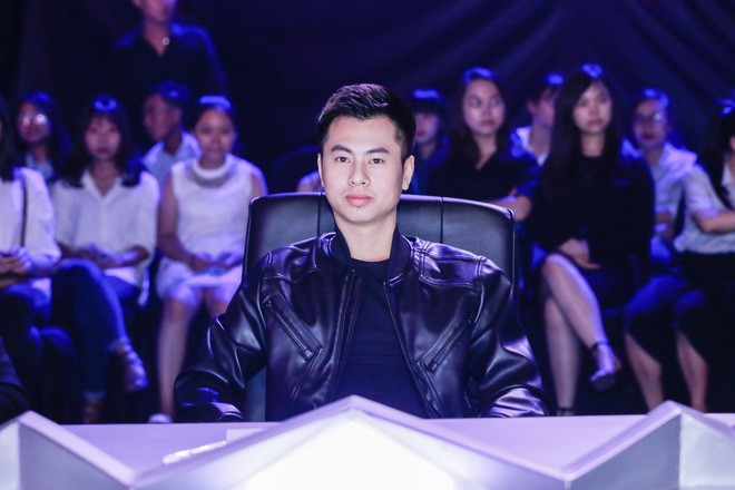 chi pu van hat vi co nguoi khen miu le phat ngon gay soc cong dong mang