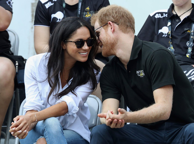 diem lai nhung khoanh khac lich su cua moi tinh co tich giua hoang tu harry va hon the meghan markle