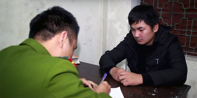 vu tong cu ong vang xa 5m roi bo chay tai xe den cong an dau thu