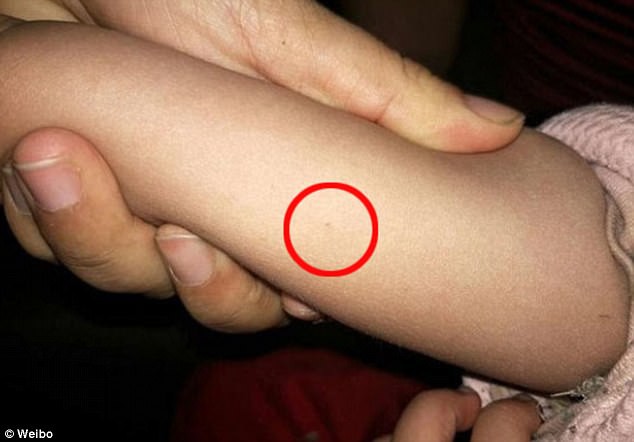 trung quoc rung dong vu tre em mam non bi ep uong thuoc la nguoc dai va lam dung tinh duc