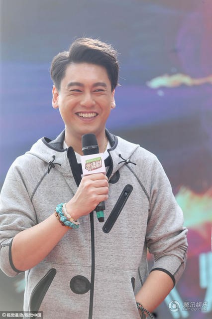 bat ngo voi ve ngoai xuong sac tang can cua f4 chu hieu thien