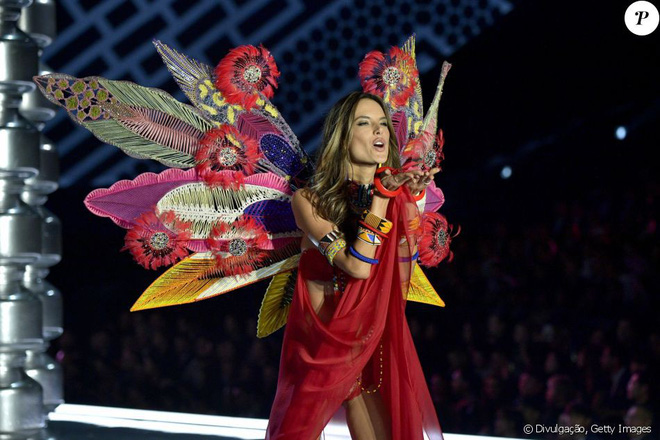thien than alessandra ambrosio muon hon ronaldo cuoi neymar