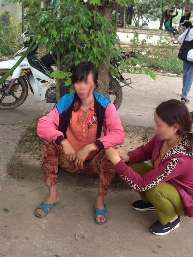 xon xao clip bat gap chong di cung nhan tinh ngay giua cho vo bi chong giu lai cho bo danh bi thuong