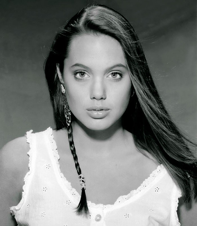 19 tuoi co ay phau thuat tham my 50 lan de giong angelina jolie 10 nam sau dung nhan hau phau khien nguoi ta chet dung