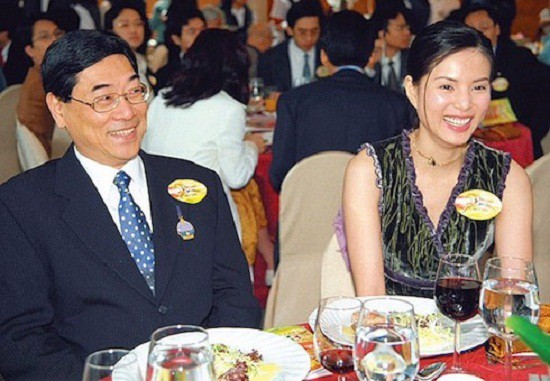 ho la nhung nu nghe si da bo tat ca de chay theo tinh yeu va nhan lai cai ket khien ai cung xot xa