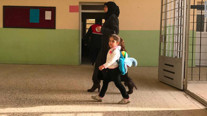 khong con is tho nhi ki syria hop suc giup tre em bi is tay nao tai hoa nhap xa hoi