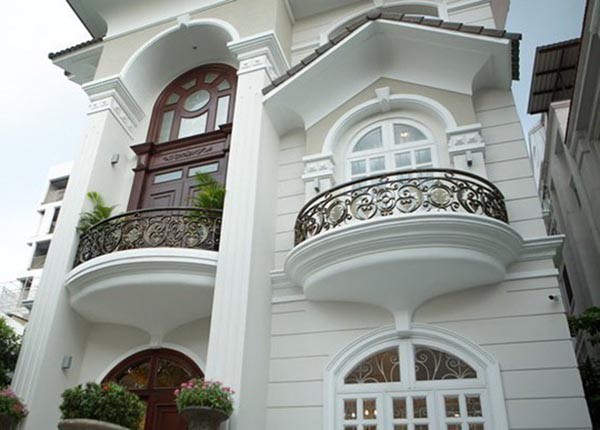 hoa hau nong bong giau nhat viet nam gio ra sao