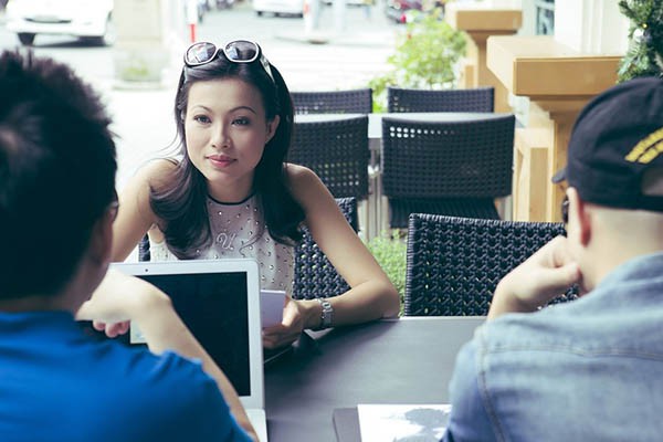 hoa hau nong bong giau nhat viet nam gio ra sao