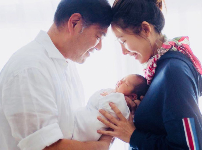 my nhan tvb chuyen vai a hoan doi doi song nhu ba hoang nho lay dai gia dang tuoi bo