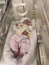 newborn dap xe leo nui danh tang 700 trieu dong cho tre so sinh viet nam