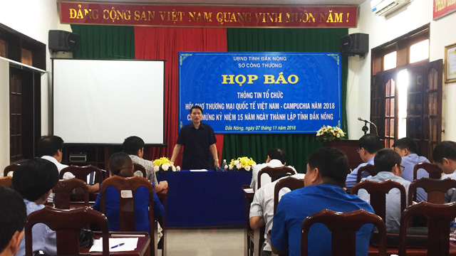 sap dien ra hoi cho thuong mai quoc te viet nam campuchia tai dak nong