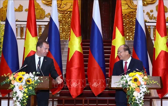 toan canh le don chinh thuc thu tuong lien bang nga dmitry medvedev