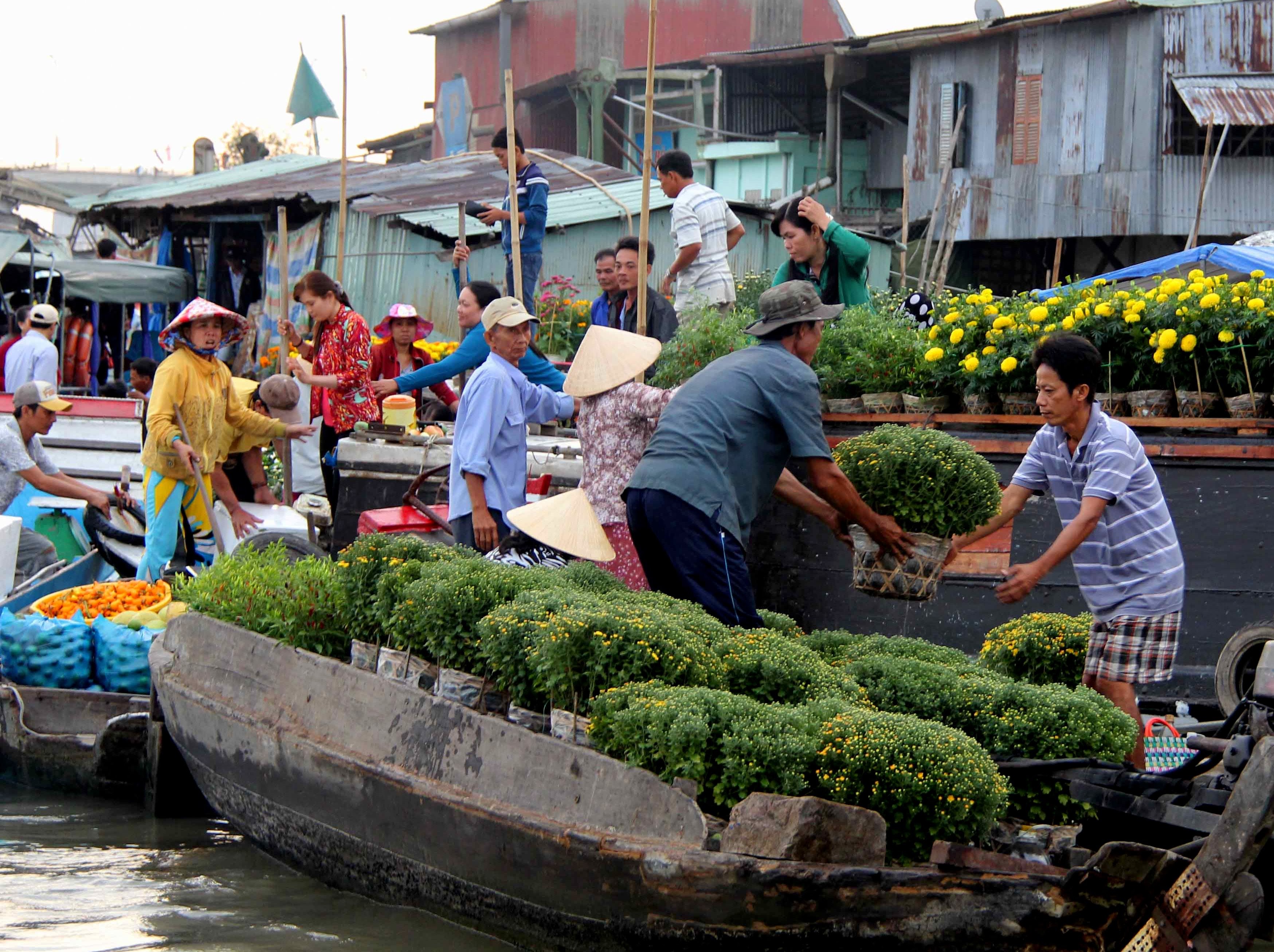 ve mien tay thuong thuc du lich miet vuon