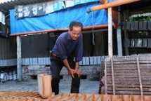 ong bi mat bat mi bi quyet thoat khoi 7 nam dau xuong khop