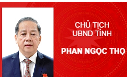 chu tich tinh thua thien hue chuc mung quoc khanh vuong quoc thai lan