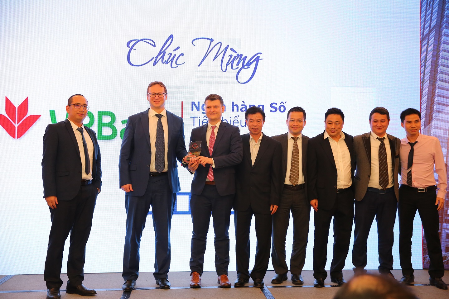 vpbank gianh danh hieu ngan hang so tieu bieu 2018