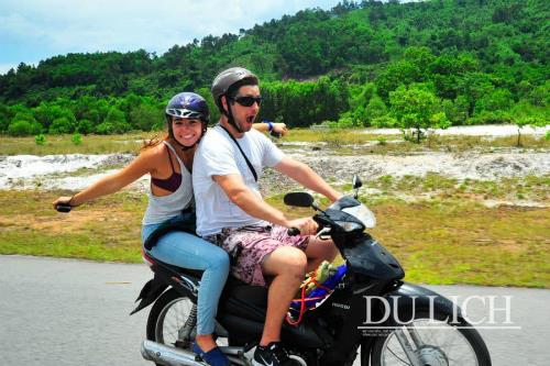 an toan giao thong cho du khach nuoc ngoai trong dip nam moi
