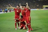 van quyet huy toan toa sang viet nam xuat sac thang malaysia 2 1