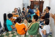 ngoi nha giup tre em ngheo hoc ngoai ngu mien phi