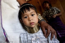 nhung co gai co dai o kayan myanmar