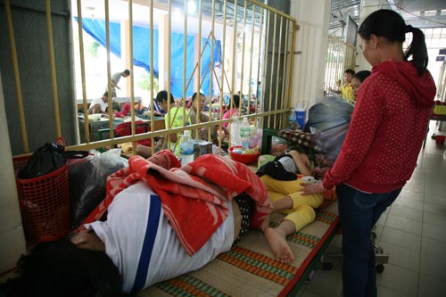 benh nhan sot xuat huyet nam tran benh vien