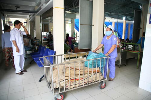 benh nhan sot xuat huyet nam tran benh vien