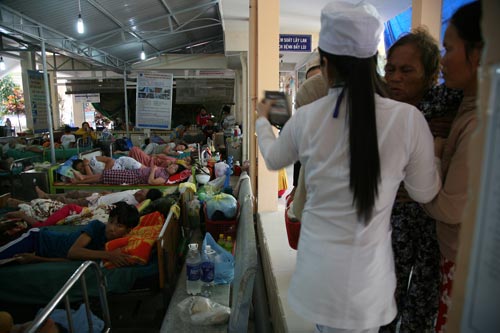 benh nhan sot xuat huyet nam tran benh vien